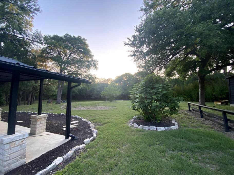 Relaxing Alpaca Ranch Mins From Downtown Wimberley Villa ภายนอก รูปภาพ